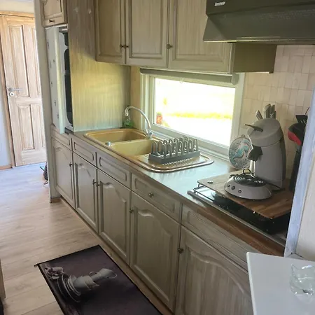 Caravane Het Zeepaardje Kamp alanı